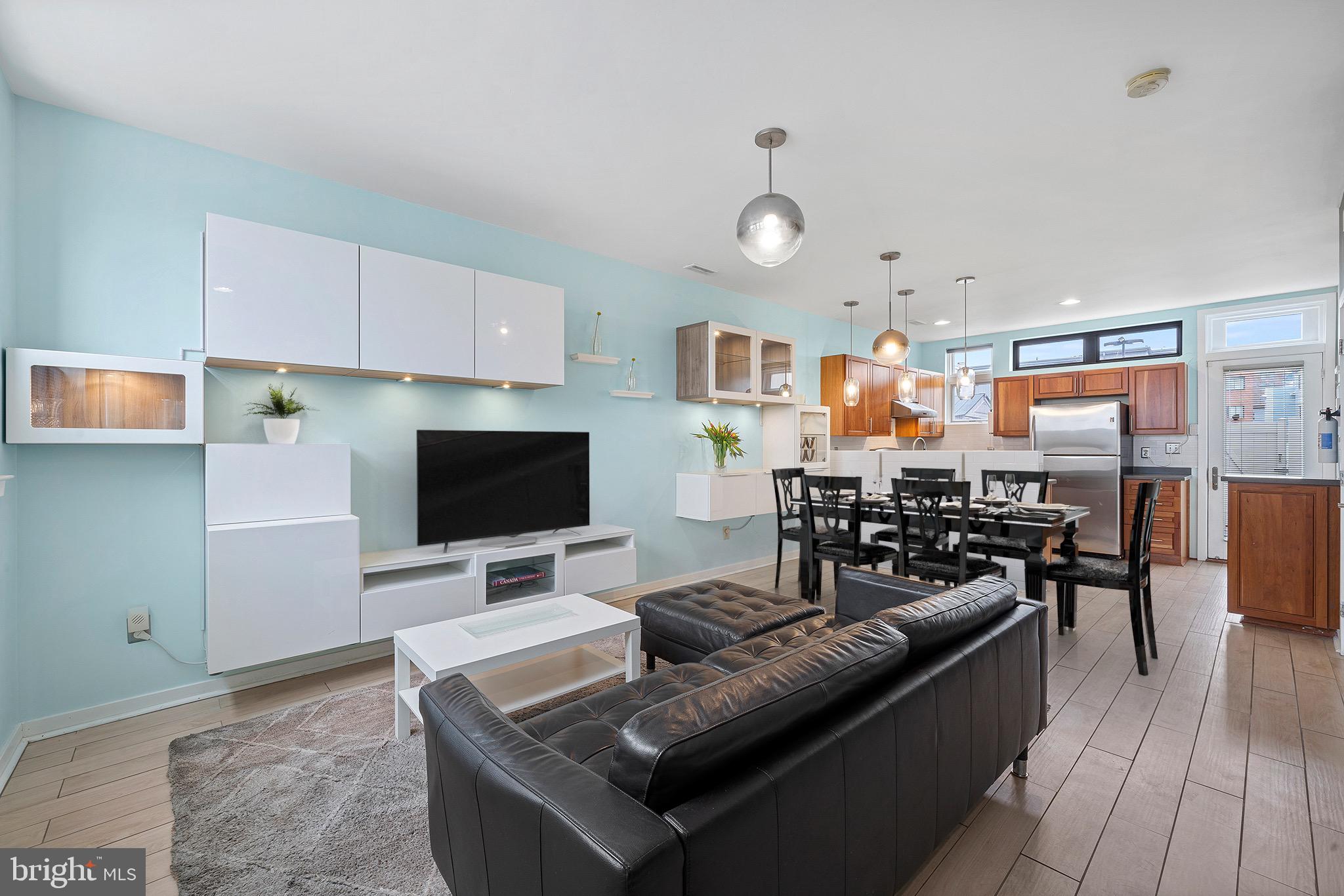 928 Wallace Street Philadelphia, PA 19123 - Photo 2 of 30