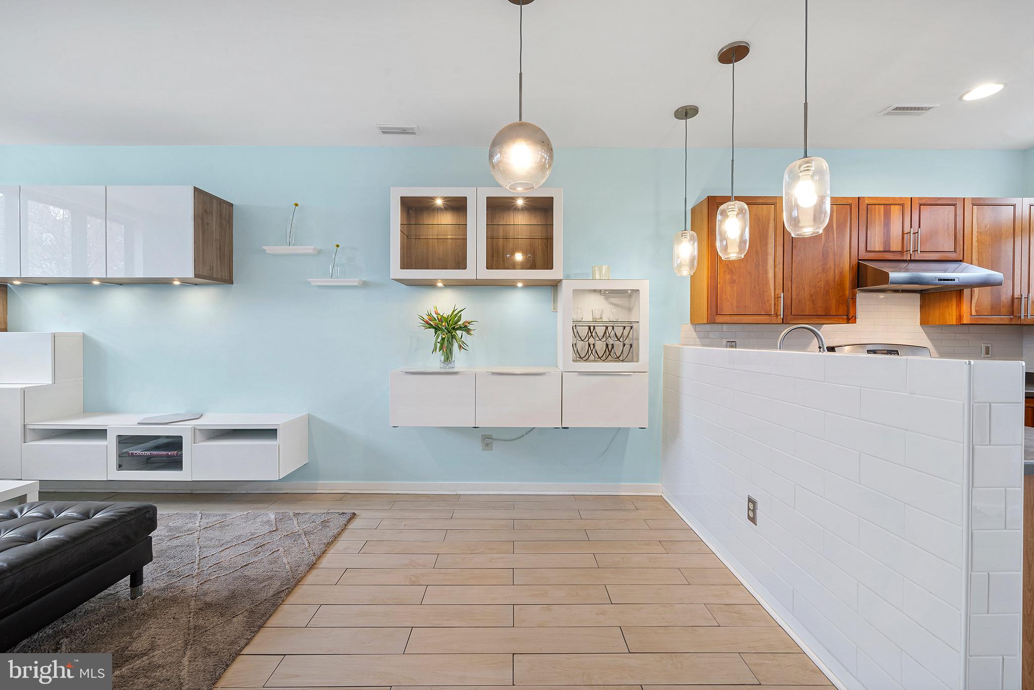 928 Wallace Street Philadelphia, PA 19123 - Photo 3 of 30