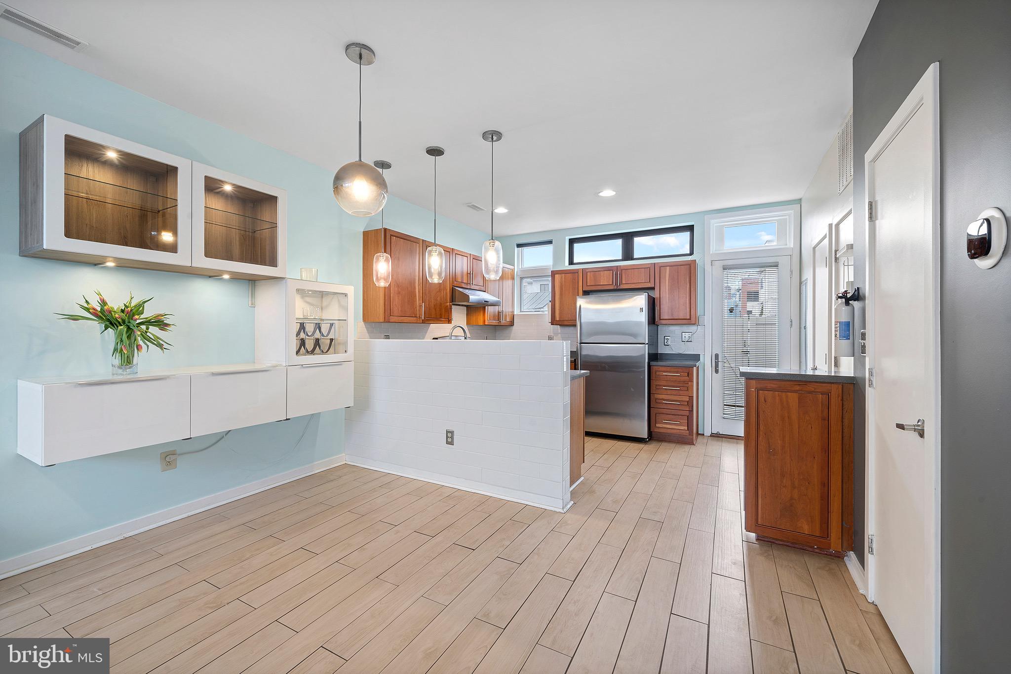 928 Wallace Street Philadelphia, PA 19123 - Photo 4 of 30