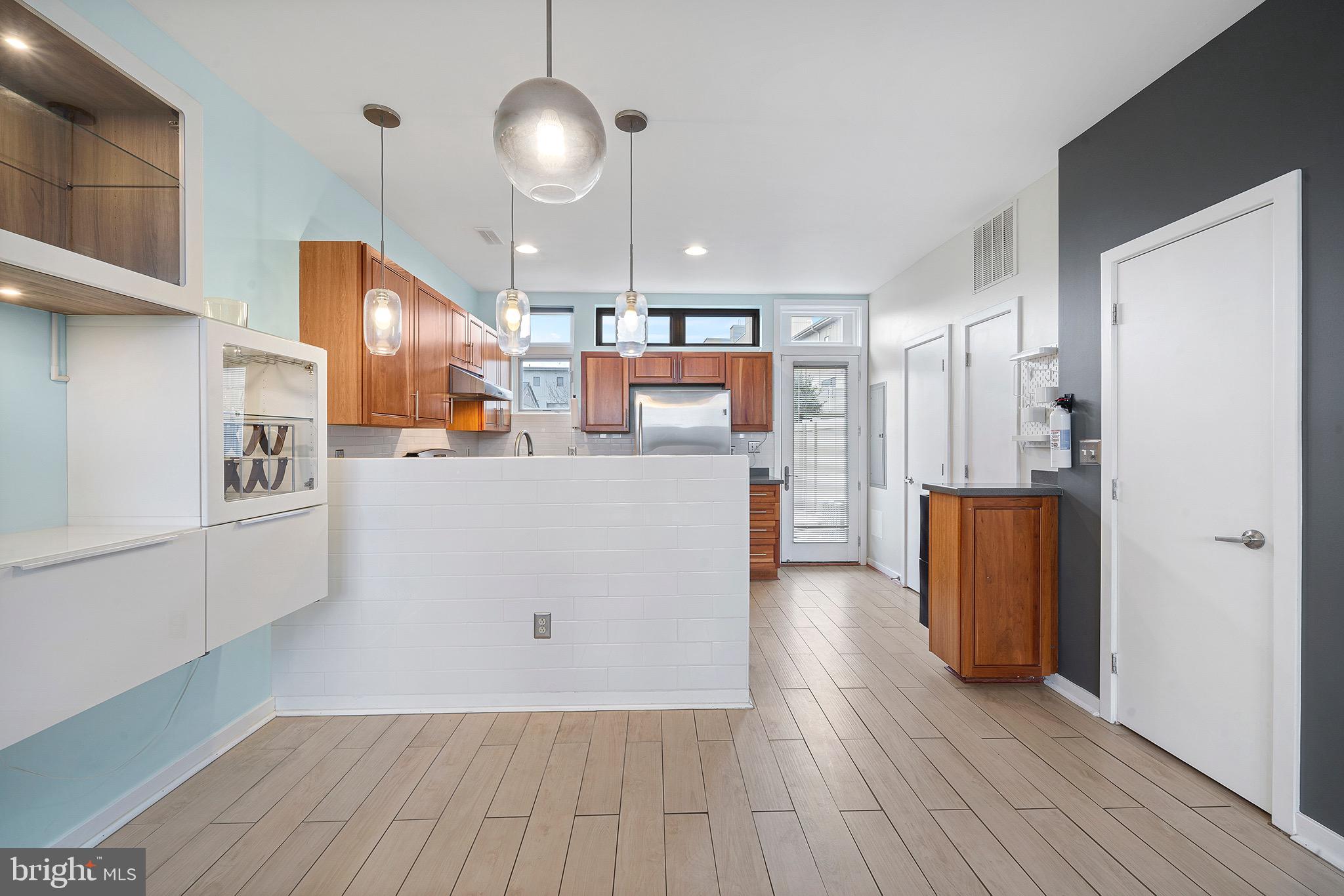 928 Wallace Street Philadelphia, PA 19123 - Photo 5 of 30