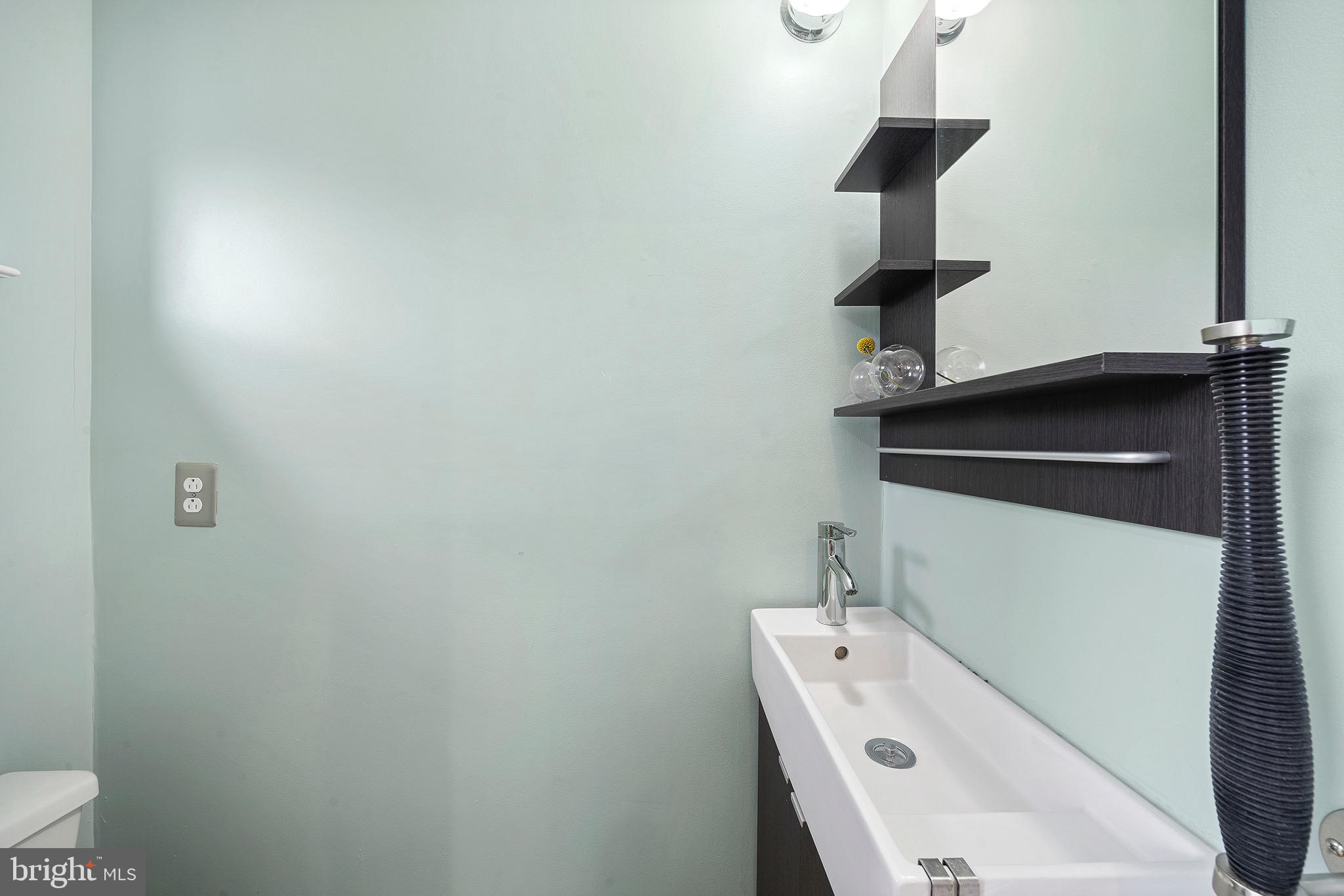 928 Wallace Street Philadelphia, PA 19123 - Photo 7 of 30