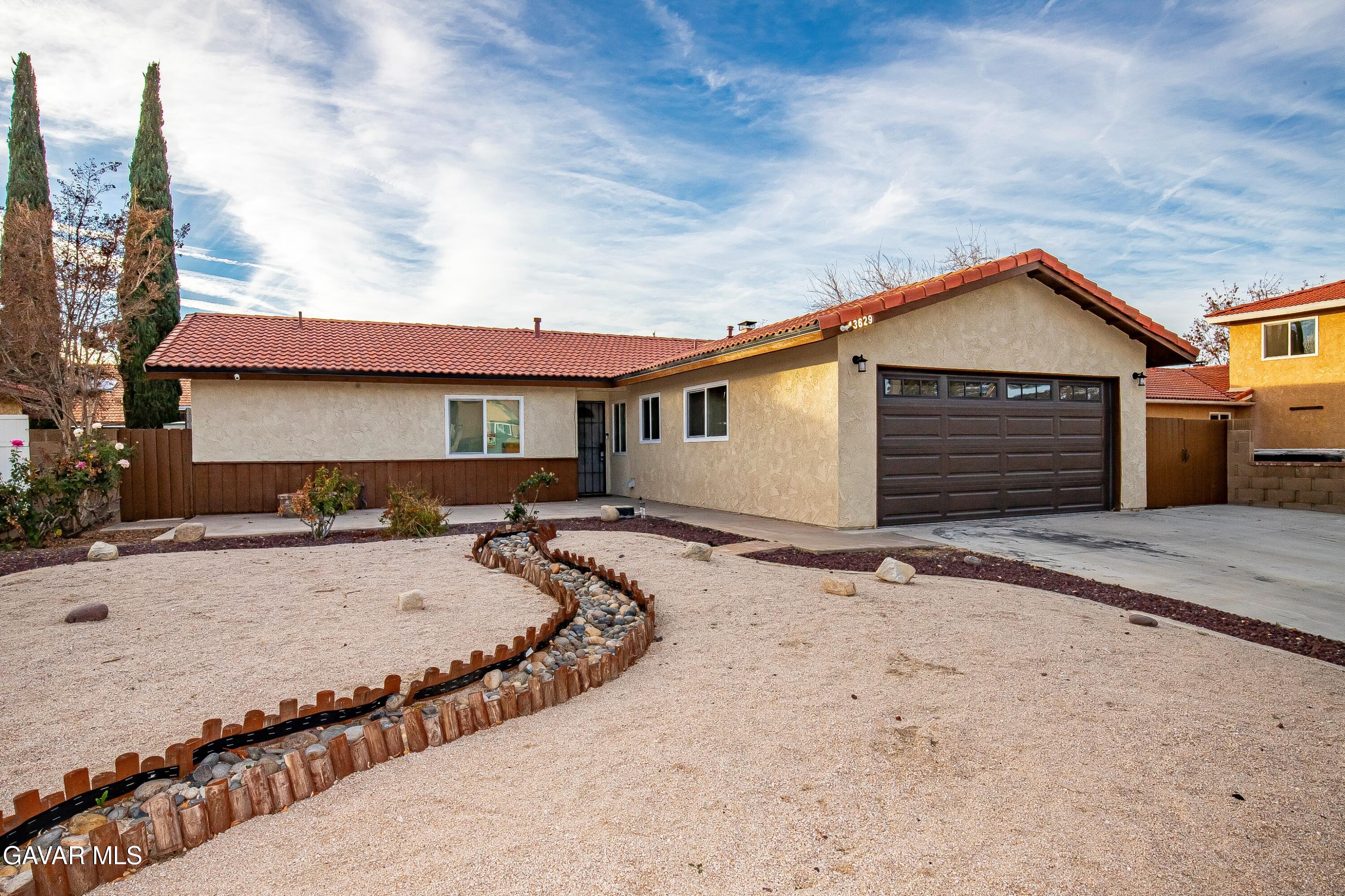 43629 Rembrandt Street Lancaster, CA 93535 - Photo 2 of 23 002_MLS