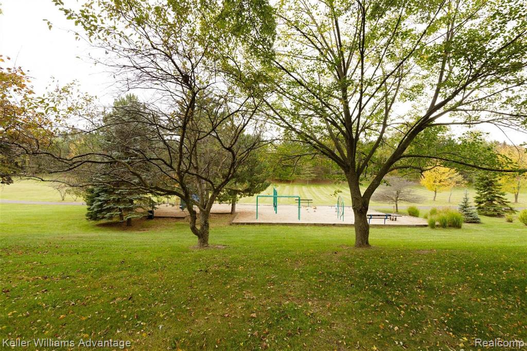 25325 Rutledge Crossing Farmington Hills, MI 48335 - Photo 54 of 56