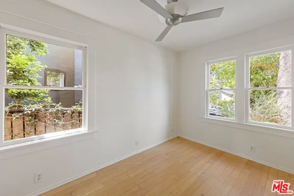 a view of empty room with window
