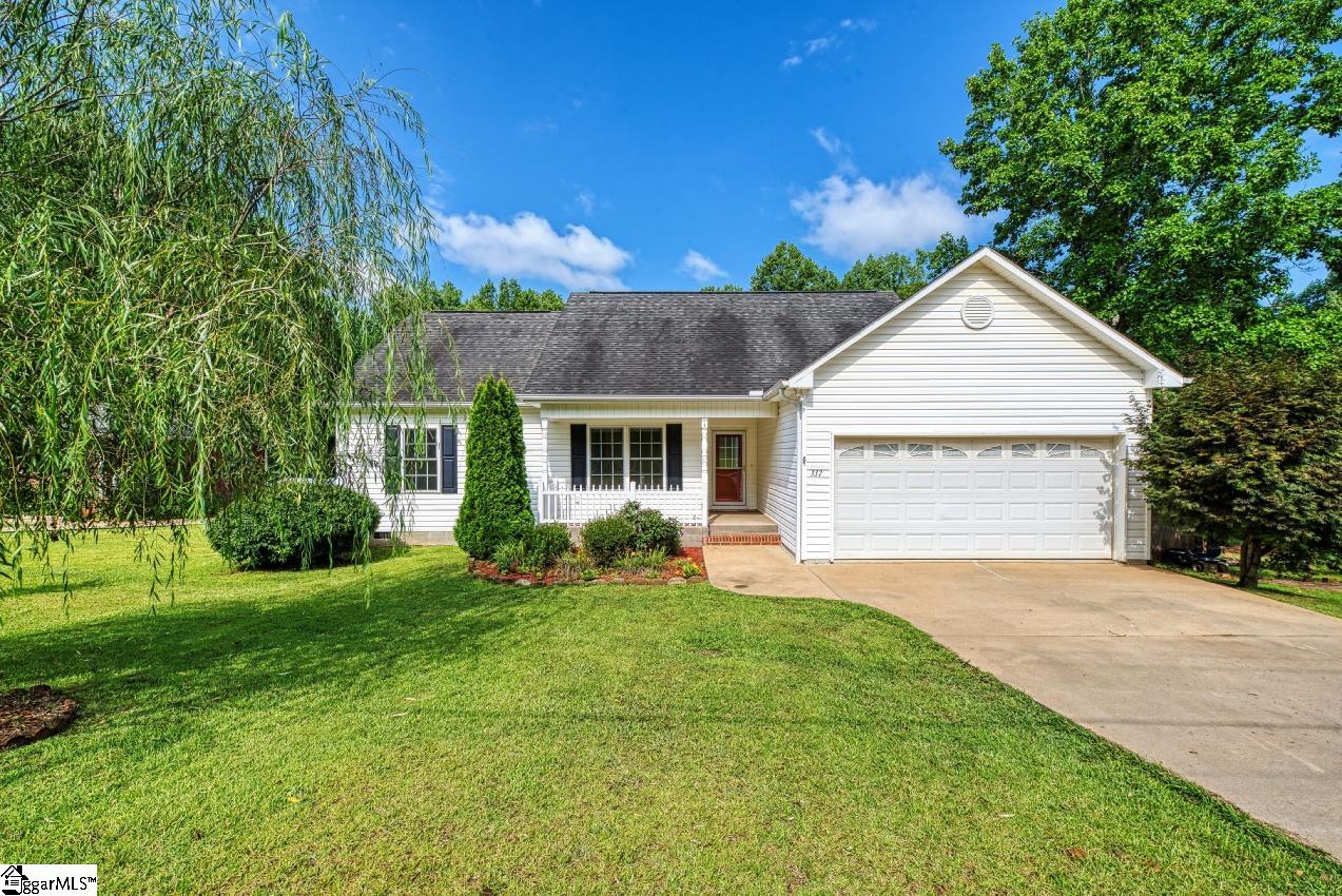 337 Bobo Road Wellford, SC 29385 - Photo 1 of 35 One story living on almost an acre.