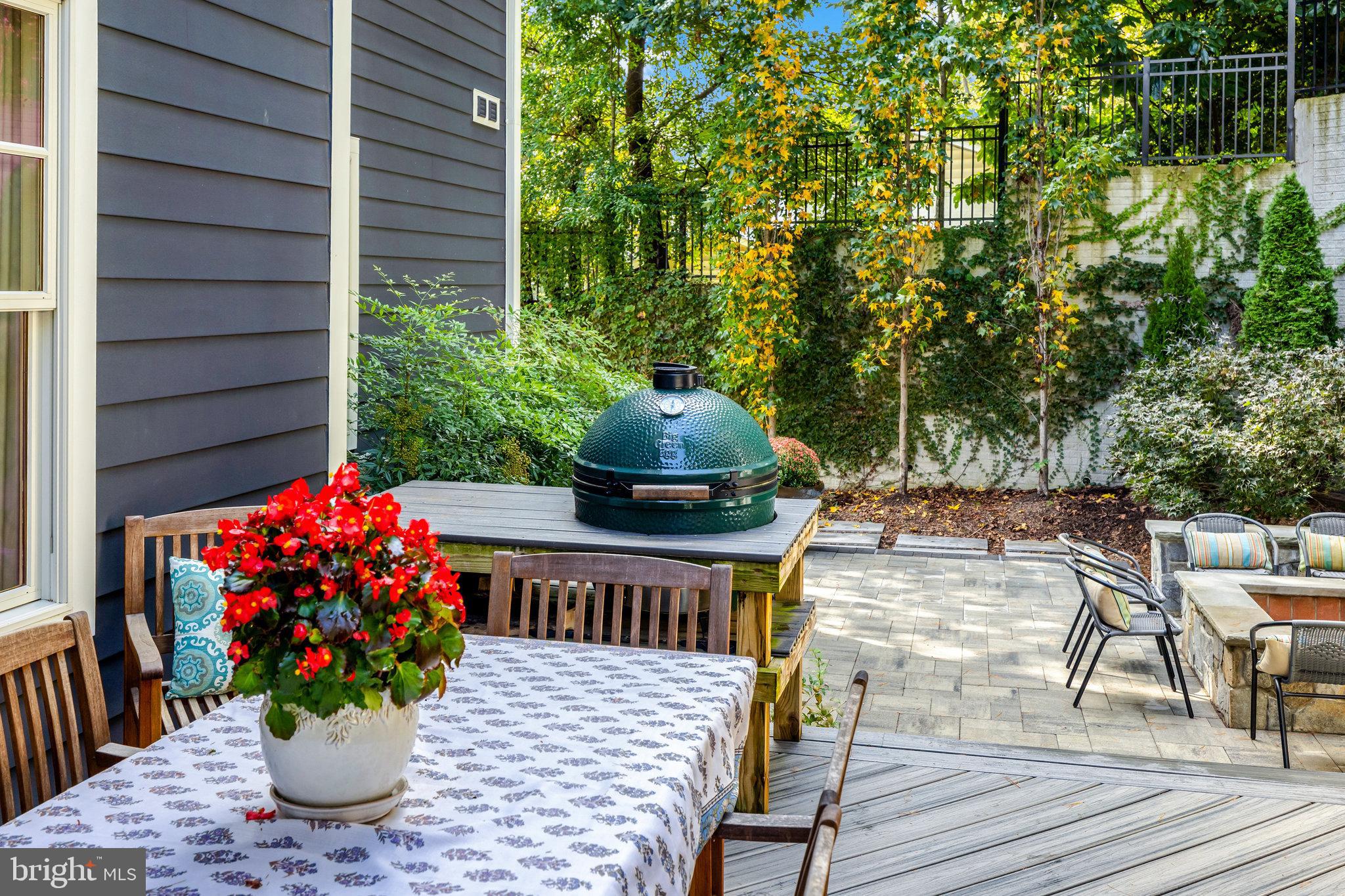 1610 Brookside Road McLean, VA 22101 - Photo 41 of 51 a outdoor view with a seating space