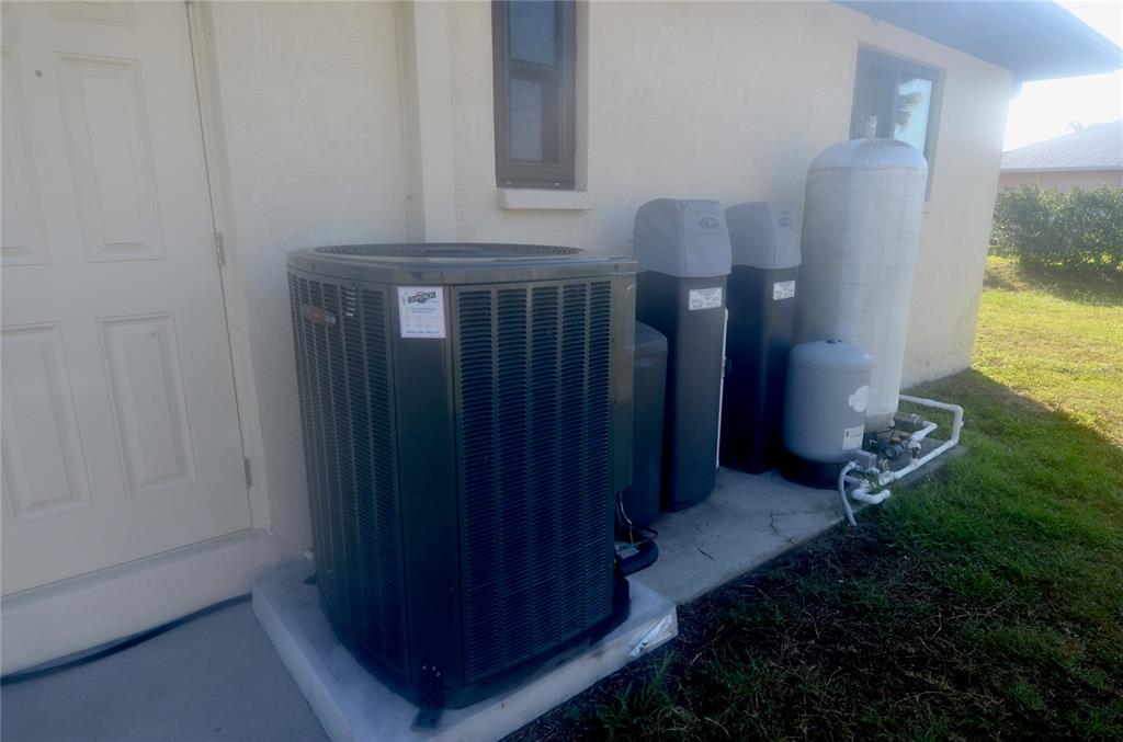 1379 Everest Road Venice, FL 34293 - Photo 33 of 46
