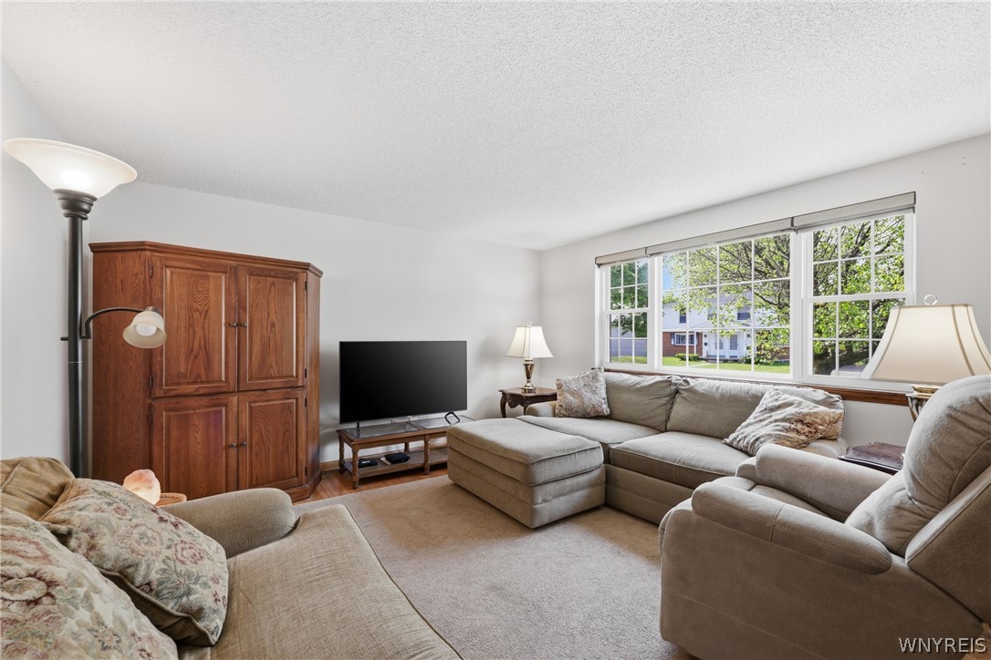 86 Patsy Lane Cheektowaga, NY 14043 - Photo 6 of 40 Rt. Side Livingroom