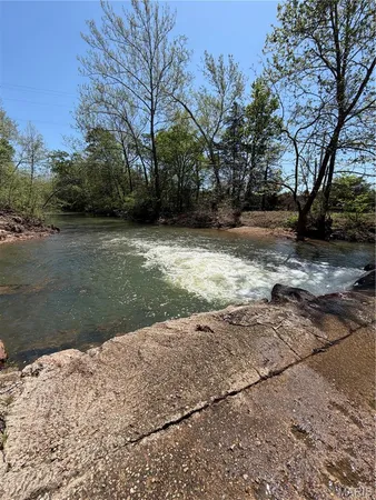 $750,000 | 324 County Road 57, Belleview, MO 63623