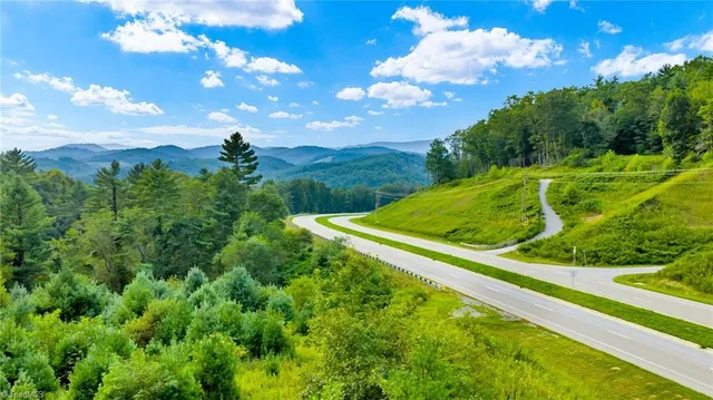 $649,900 | 221 South Fleetwood Nc 28626 South, Fleetwood, NC 28626