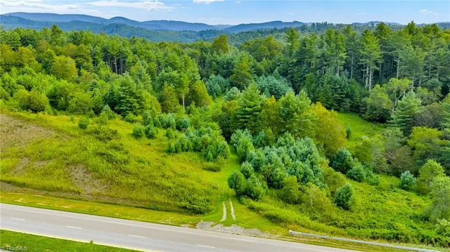 $649,900 | 221 South Fleetwood Nc 28626 South, Fleetwood, NC 28626