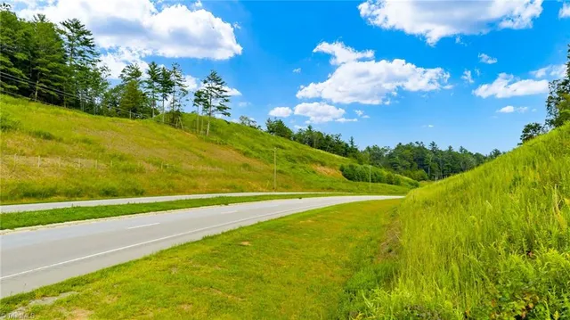 $649,900 | 221 South Fleetwood Nc 28626 South, Fleetwood, NC 28626