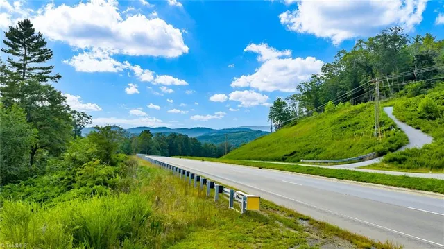 $649,900 | 221 South Fleetwood Nc 28626 South, Fleetwood, NC 28626