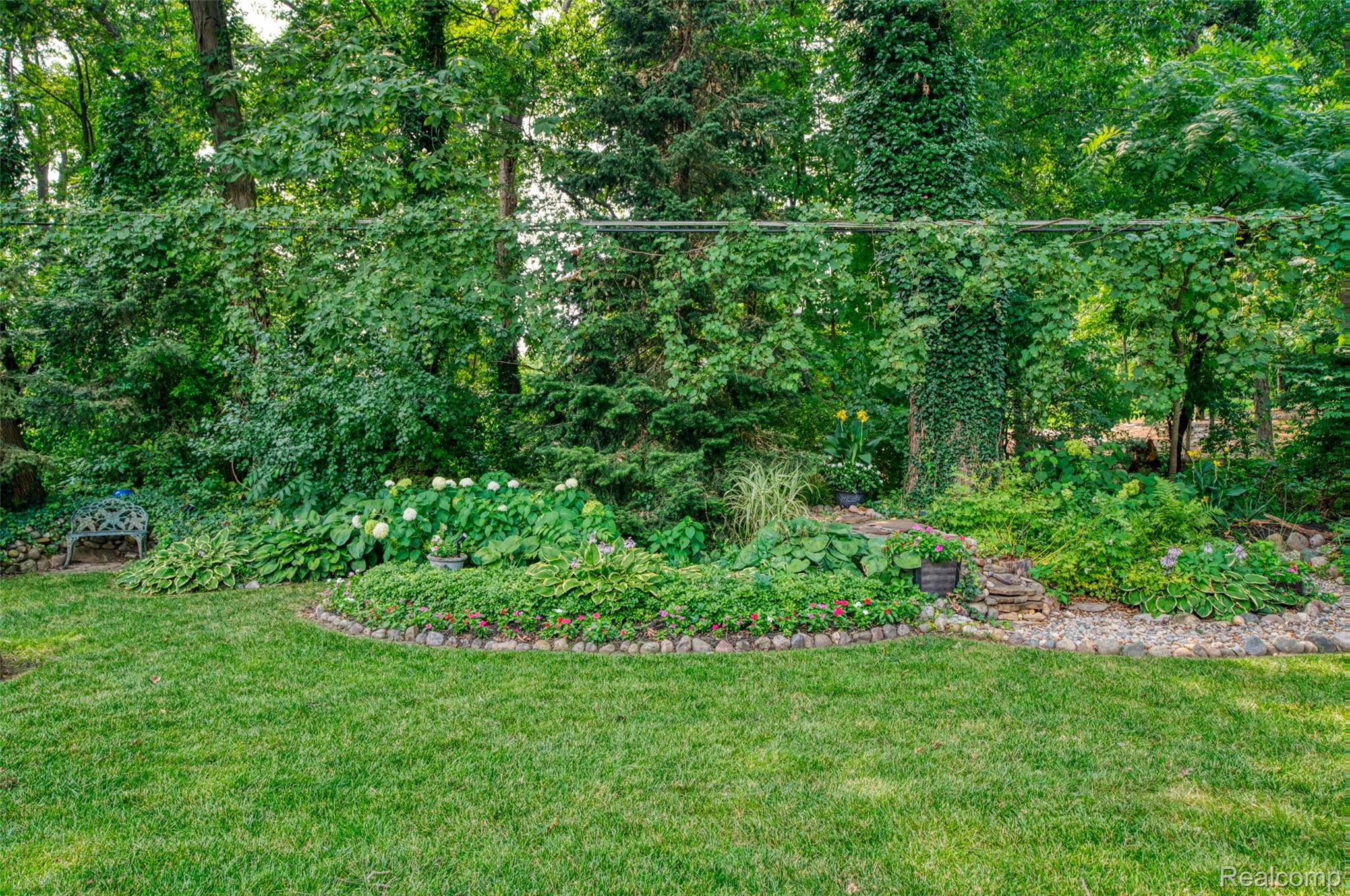 2172 Devonshire Road Bloomfield Hills, MI 48302 - Photo 42 of 45 DSC03696_49.jpg