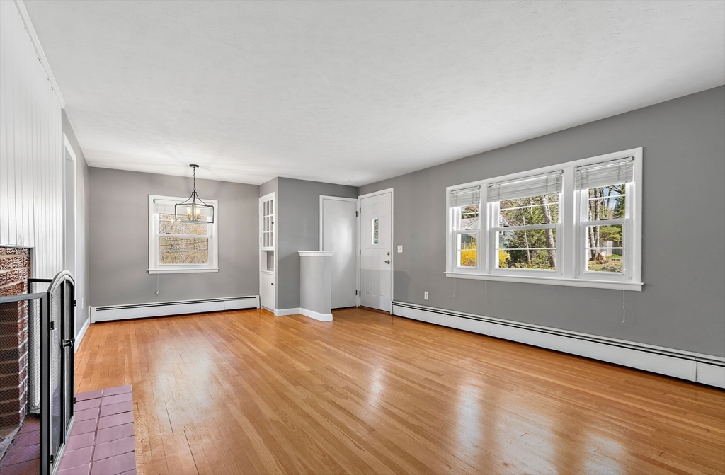 2 Crestwood Road Paxton, MA 01612 - Photo 8 of 31 Gallery Image 8