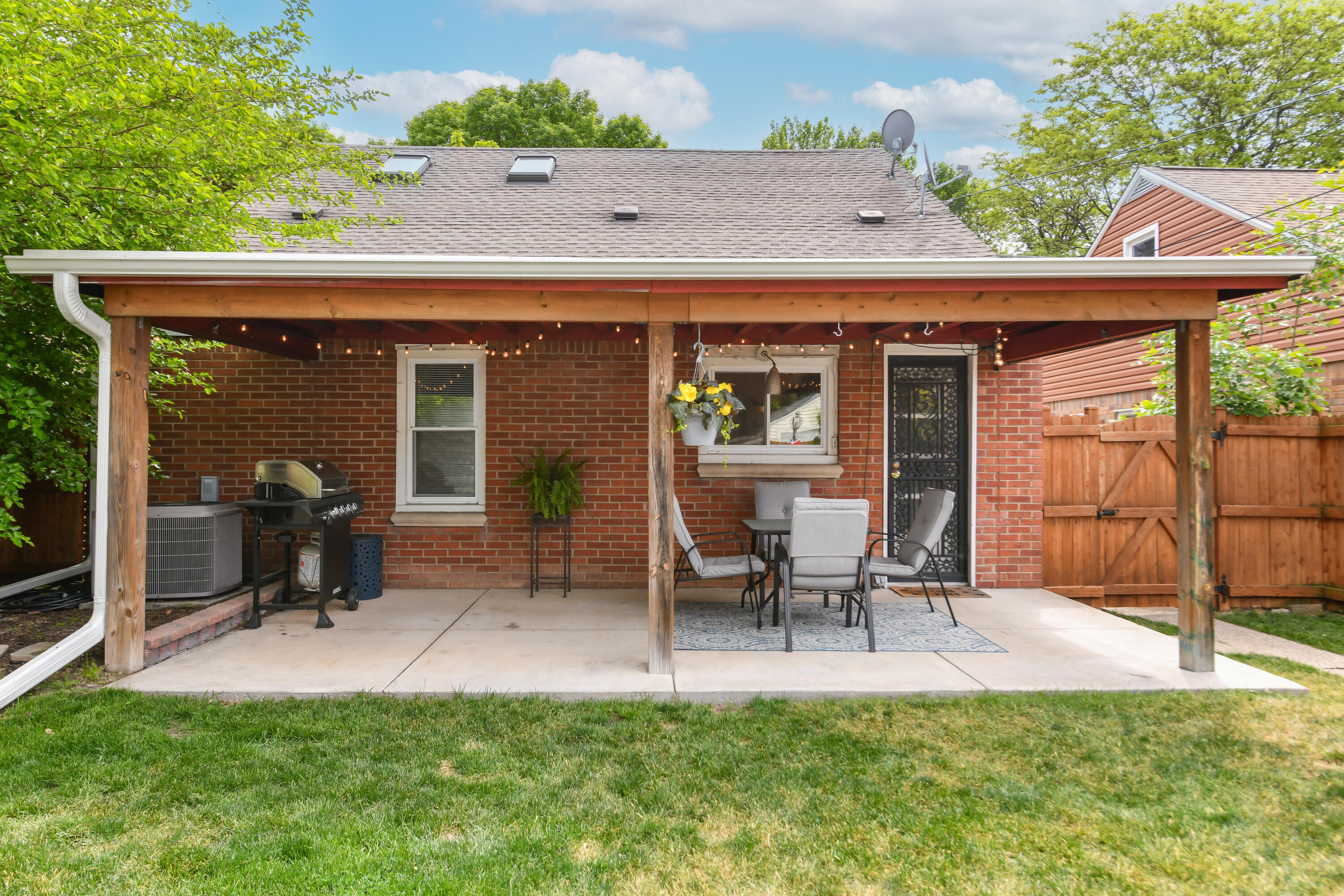 3249 North 79th Street Milwaukee, WI 53222 - Photo 22 of 26 HEN_4275