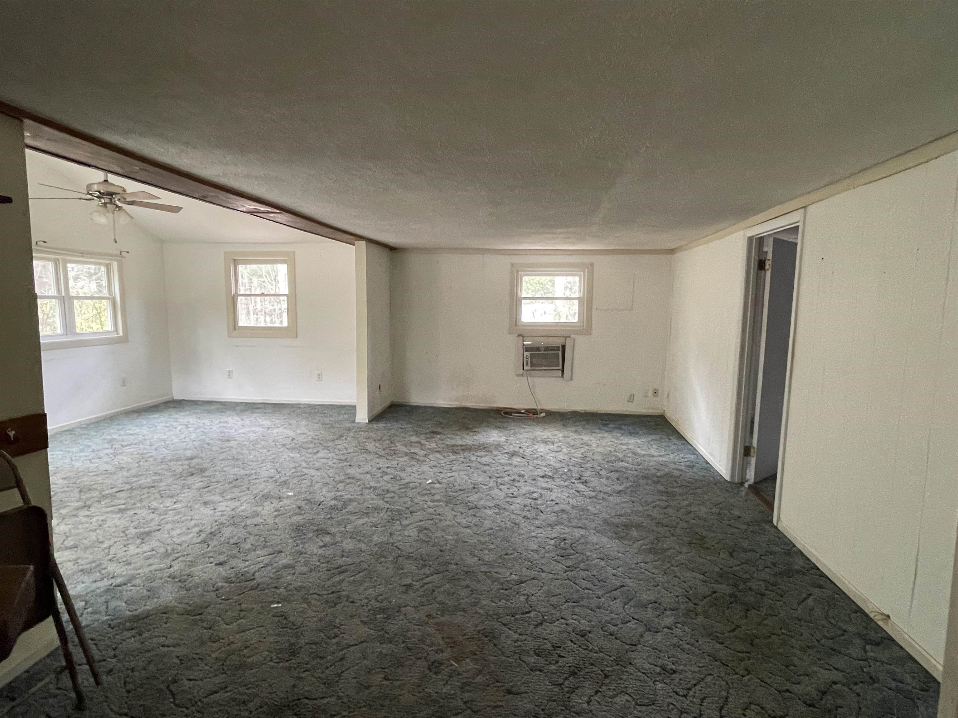 28 Witham Road Epping, NH 03042 - Photo 2 of 12