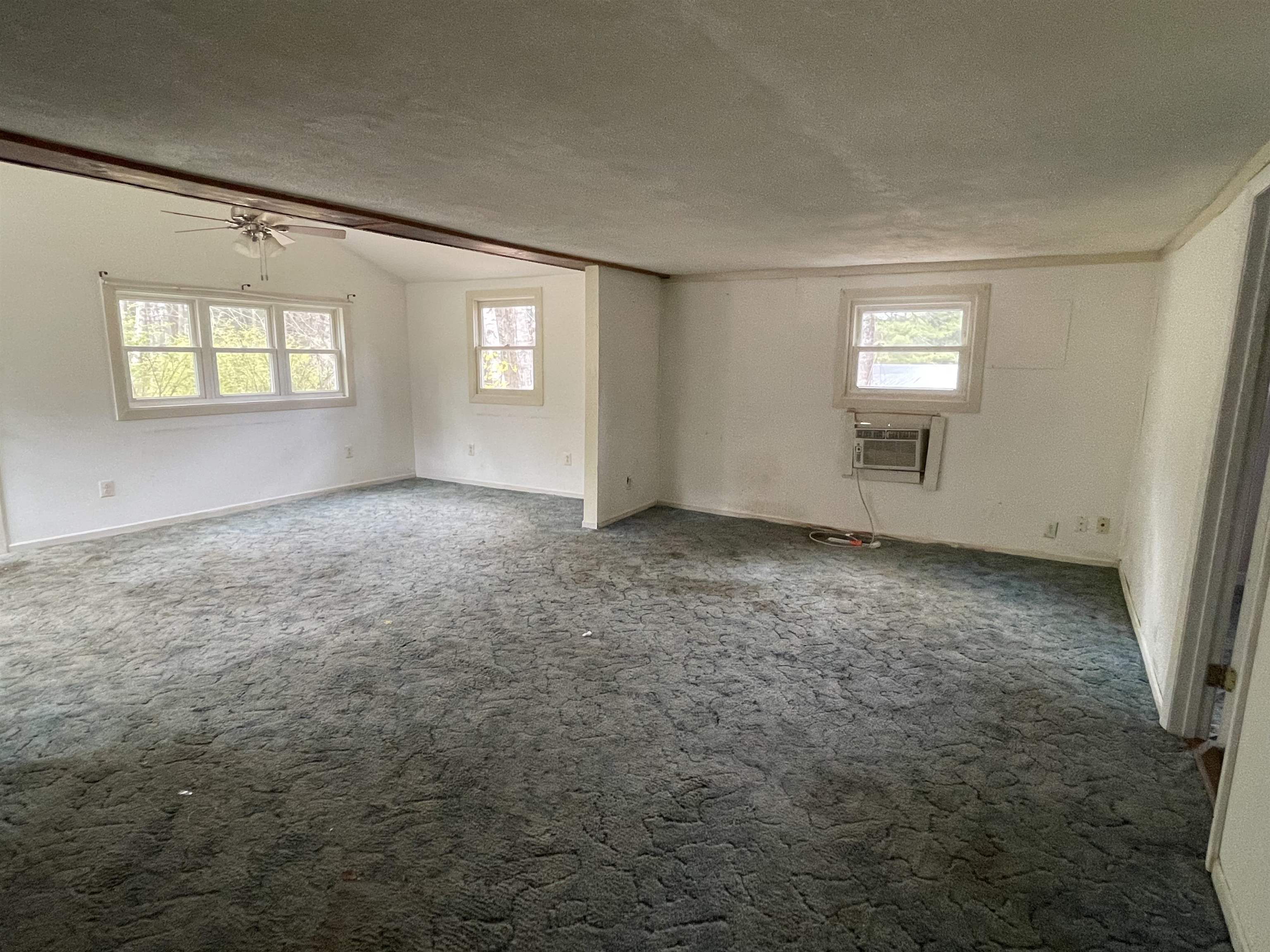 28 Witham Road Epping, NH 03042 - Photo 3 of 12