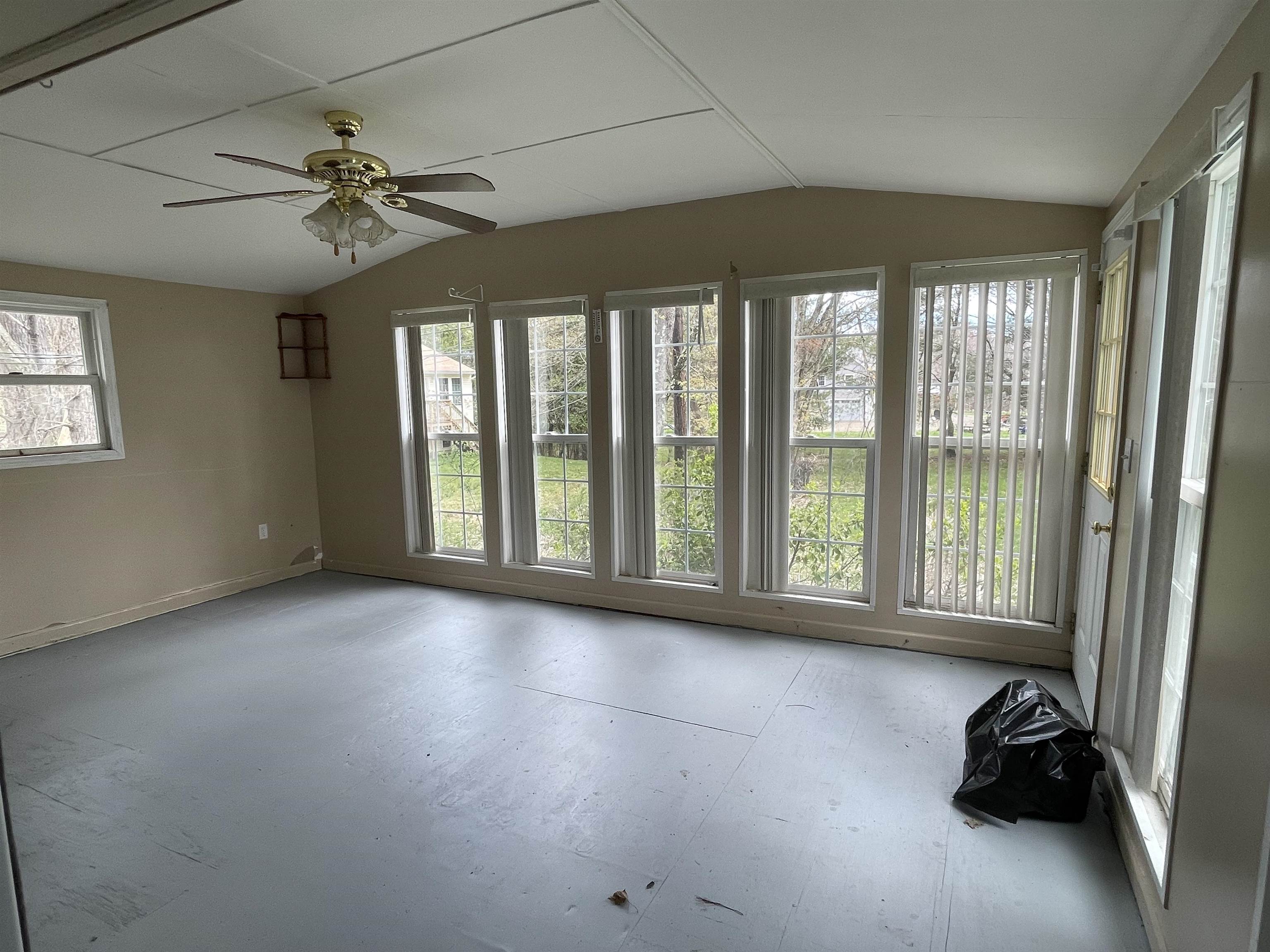 28 Witham Road Epping, NH 03042 - Photo 7 of 12