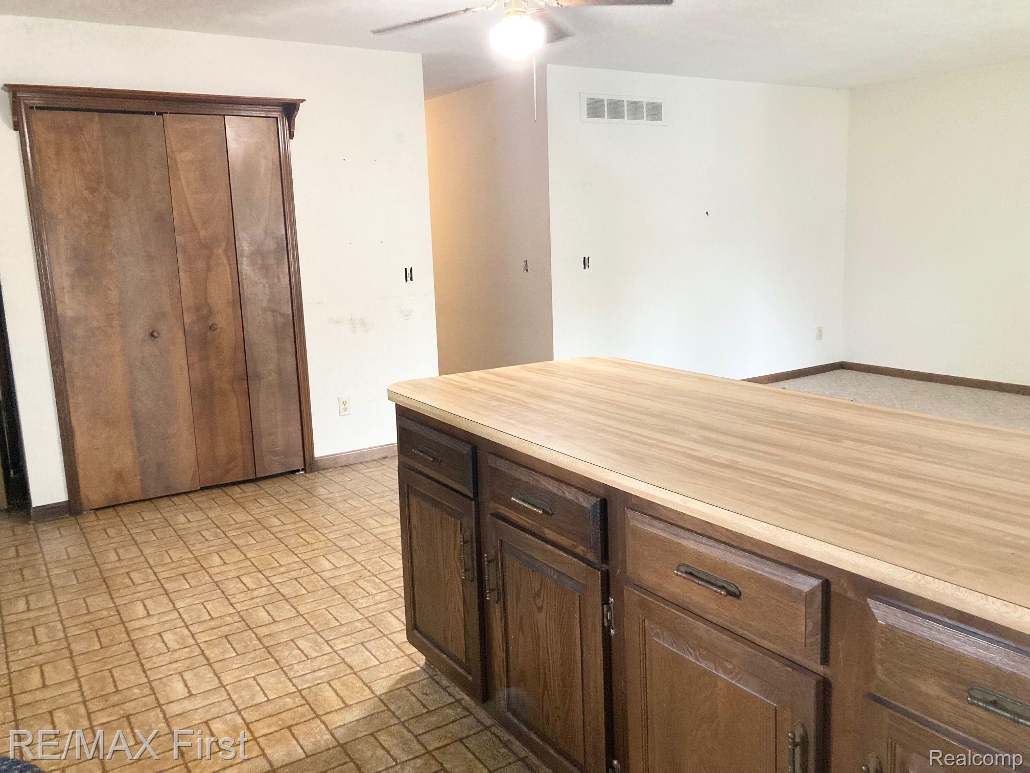 6439 Dyke Road Algonac, MI 48001 - Photo 6 of 25 Gallery Image 6