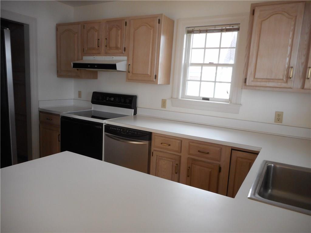 21 Cushing Briggs Road Freeport, ME 04032 - Photo 5 of 19 Kitchen