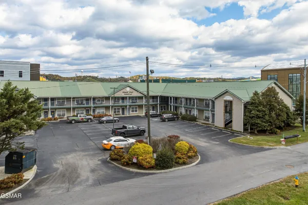 $249,900 | 2743 Colonial Drive, Unit 205, Pigeon Forge, TN 37863