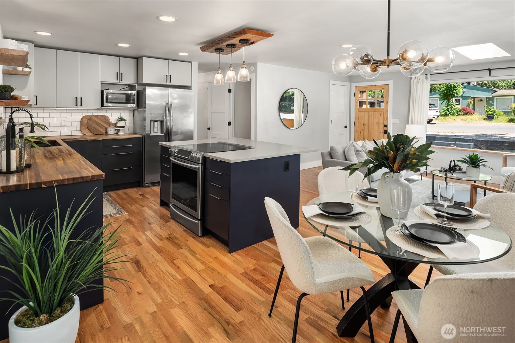 6359 18th Avenue Southwest Seattle, WA 98106 - Photo 12 of 32