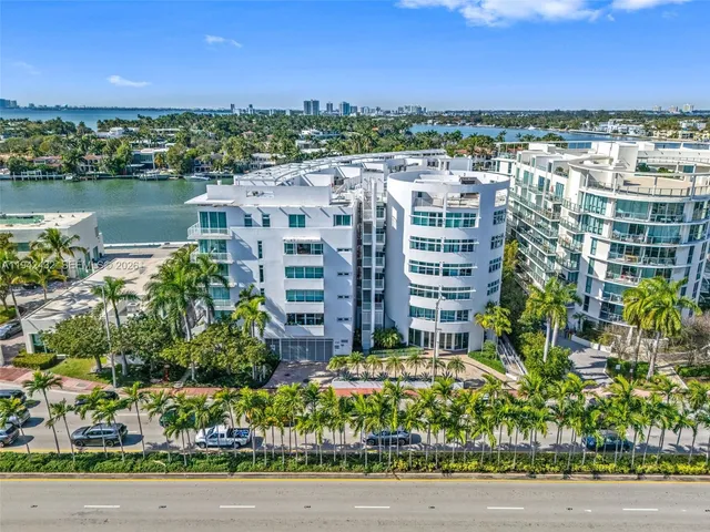 $4,000 | 6580 Indian Creek Drive, Unit 304, Miami Beach, FL 33141