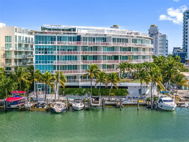 $4,000 | 6580 Indian Creek Drive, Unit 304, Miami Beach, FL 33141