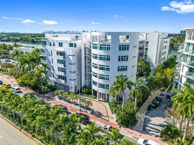 $4,000 | 6580 Indian Creek Drive, Unit 304, Miami Beach, FL 33141