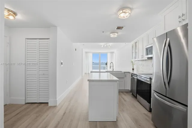 $4,000 | 6580 Indian Creek Drive, Unit 304, Miami Beach, FL 33141