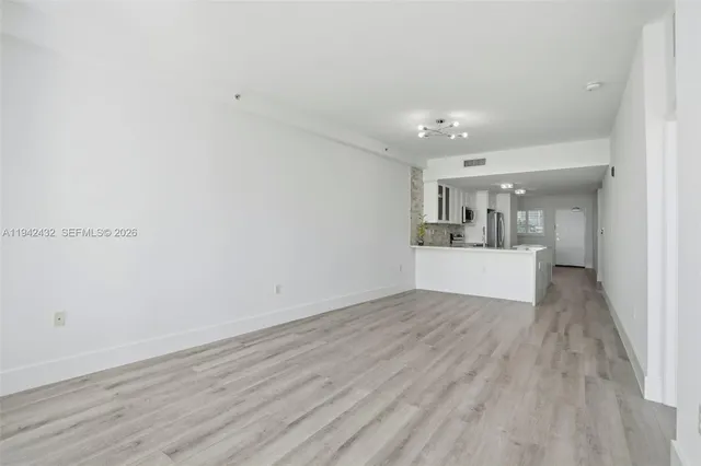 $4,000 | 6580 Indian Creek Drive, Unit 304, Miami Beach, FL 33141