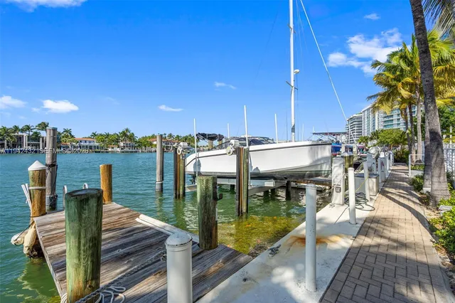 $4,000 | 6580 Indian Creek Drive, Unit 304, Miami Beach, FL 33141