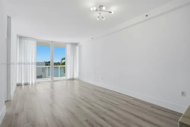 $4,000 | 6580 Indian Creek Drive, Unit 304, Miami Beach, FL 33141