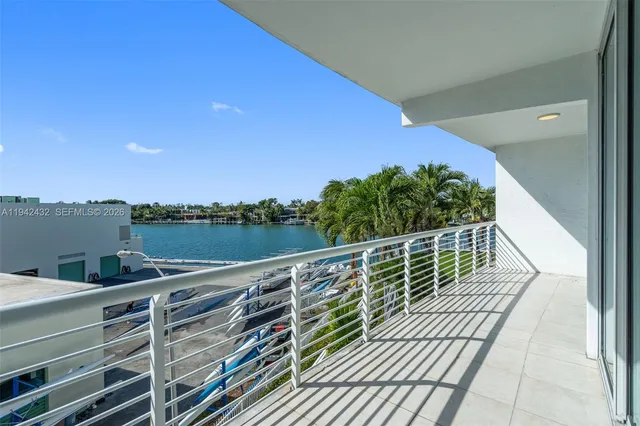 $4,000 | 6580 Indian Creek Drive, Unit 304, Miami Beach, FL 33141
