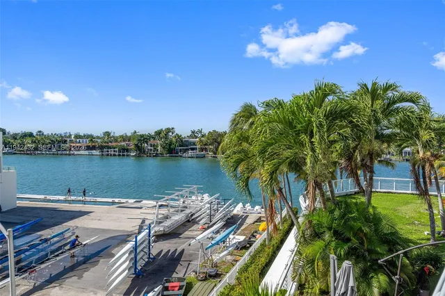 $4,000 | 6580 Indian Creek Drive, Unit 304, Miami Beach, FL 33141