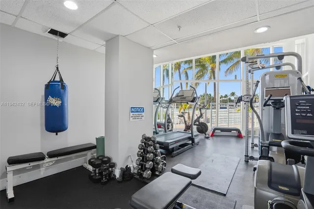 $4,000 | 6580 Indian Creek Drive, Unit 304, Miami Beach, FL 33141