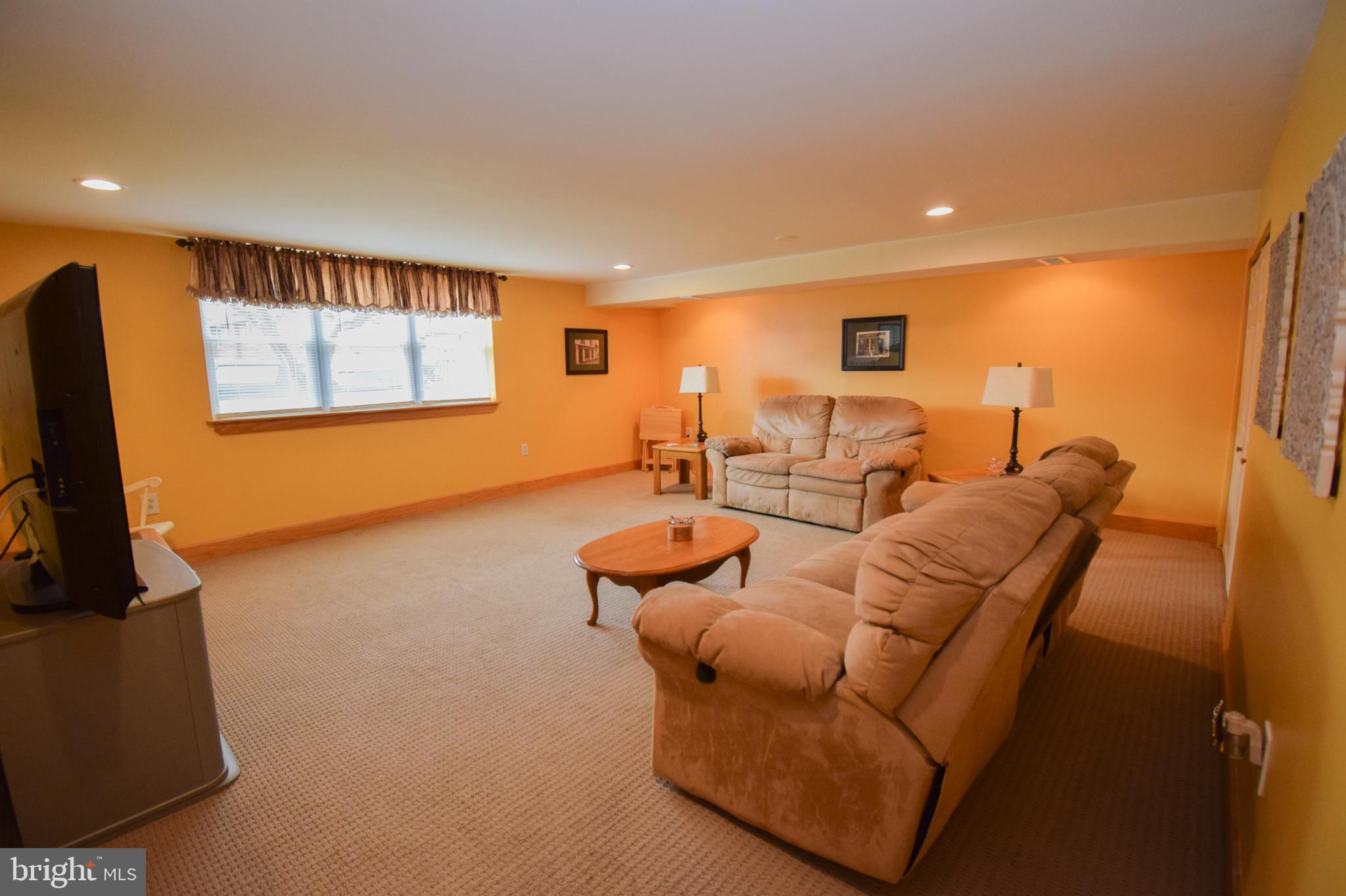 653 Colebrook Road Philadelphia, PA 19115 - Photo 14 of 20 Gallery Image 14