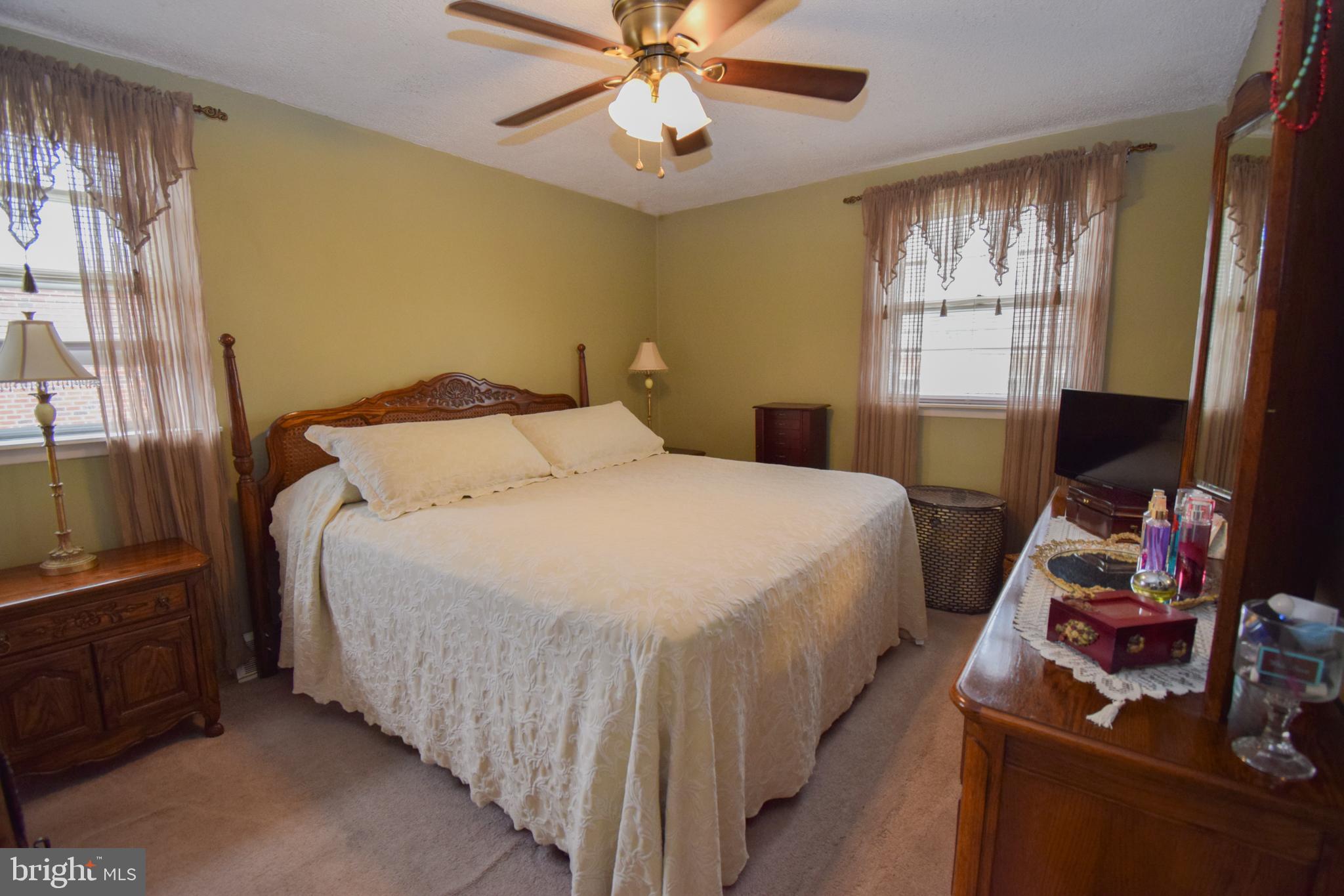 653 Colebrook Road Philadelphia, PA 19115 - Photo 8 of 20 Gallery Image 8