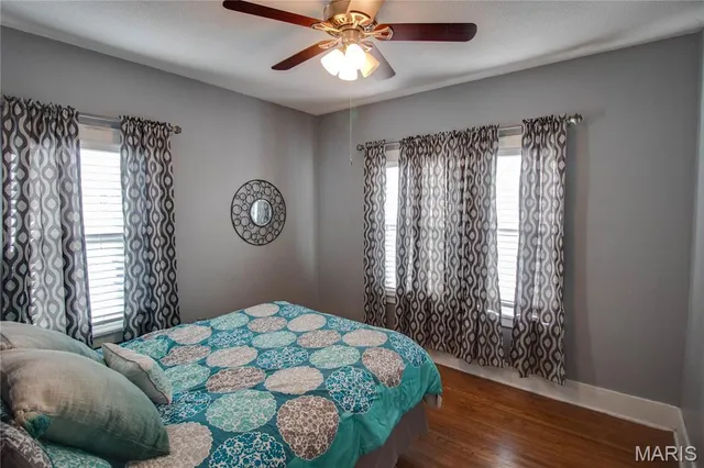 $130,000 | 469 Tipton Avenue, Wood River, IL 62095