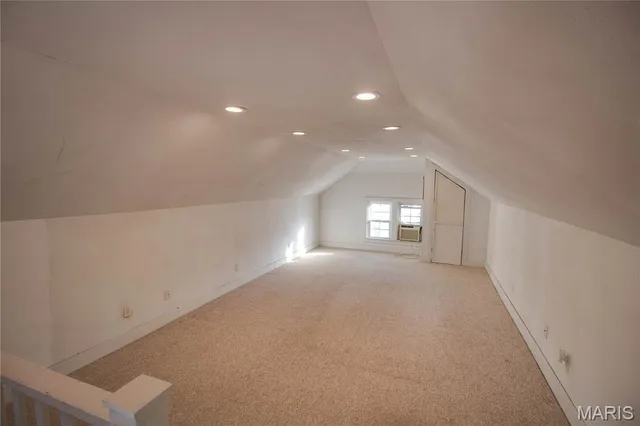 $130,000 | 469 Tipton Avenue, Wood River, IL 62095