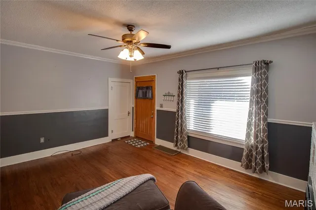 $130,000 | 469 Tipton Avenue, Wood River, IL 62095