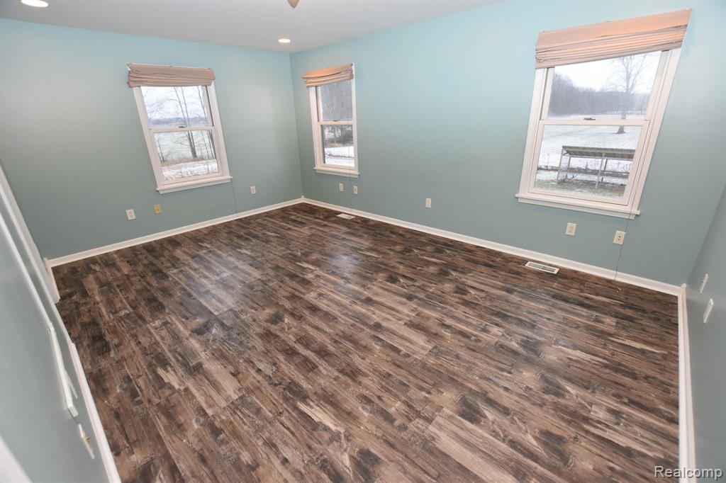 9610 East Prior Road Durand, MI 48429 - Photo 10 of 28