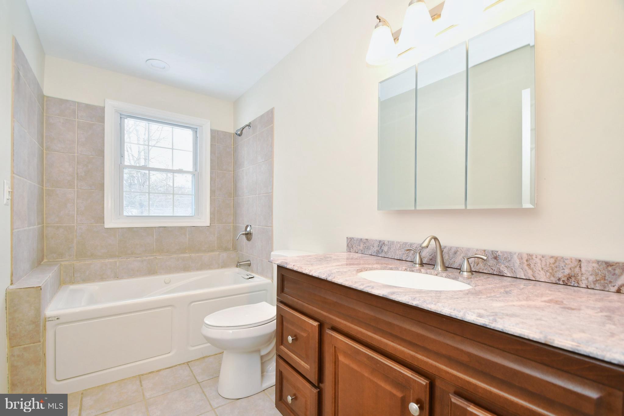 211 Chell Road Joppa, MD 21085 - Photo 19 of 38 Family bath with whirlpool tub