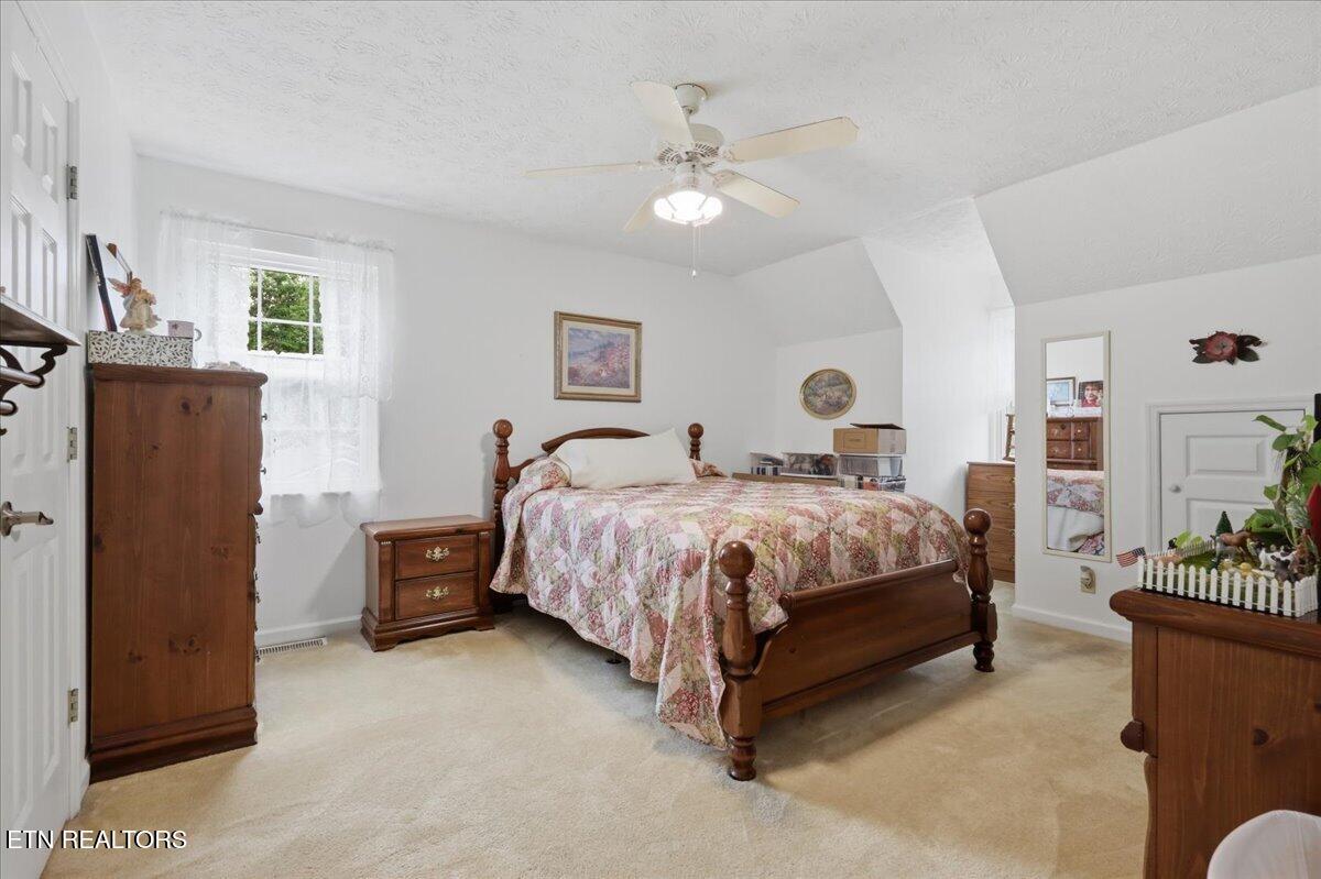 2042 Dutch Valley Road Clinton, TN 37716 - Photo 16 of 26 17-018_1I2A3268