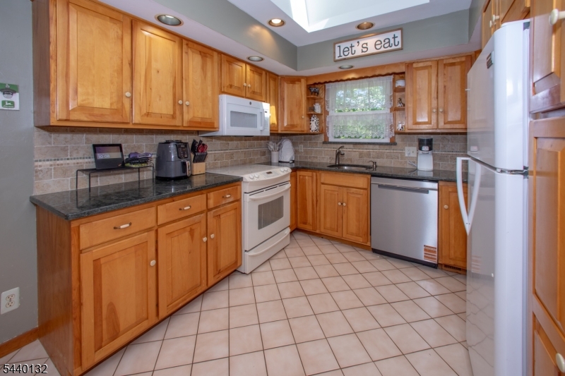 29 Clove Road Wantage, NJ 07461 - Photo 11 of 24 Gallery Image 11