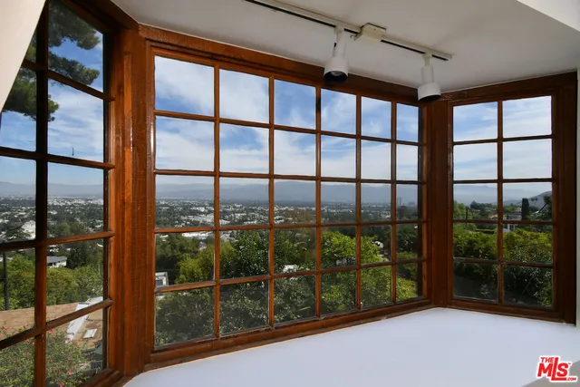 $5,995 | 3682 Berry Drive, Studio City, CA 91604