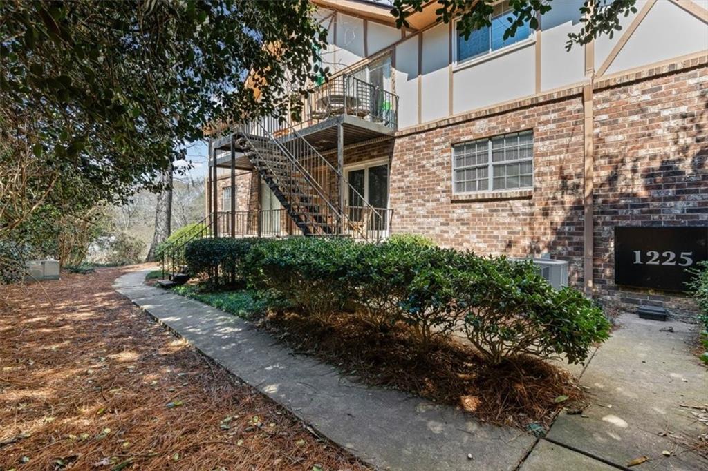 1225 Church Street, Unit J Decatur, GA 30030 - Photo 2 of 27 Gallery Image 2
