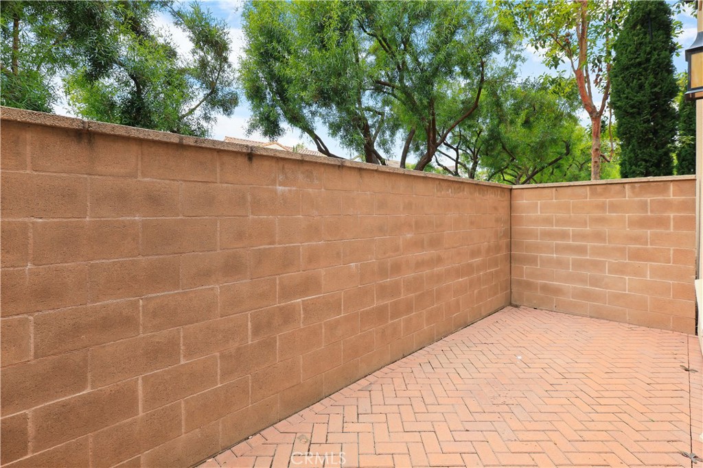 220 Kempton Irvine, CA 92620 - Photo 41 of 42 a bathroom with a window