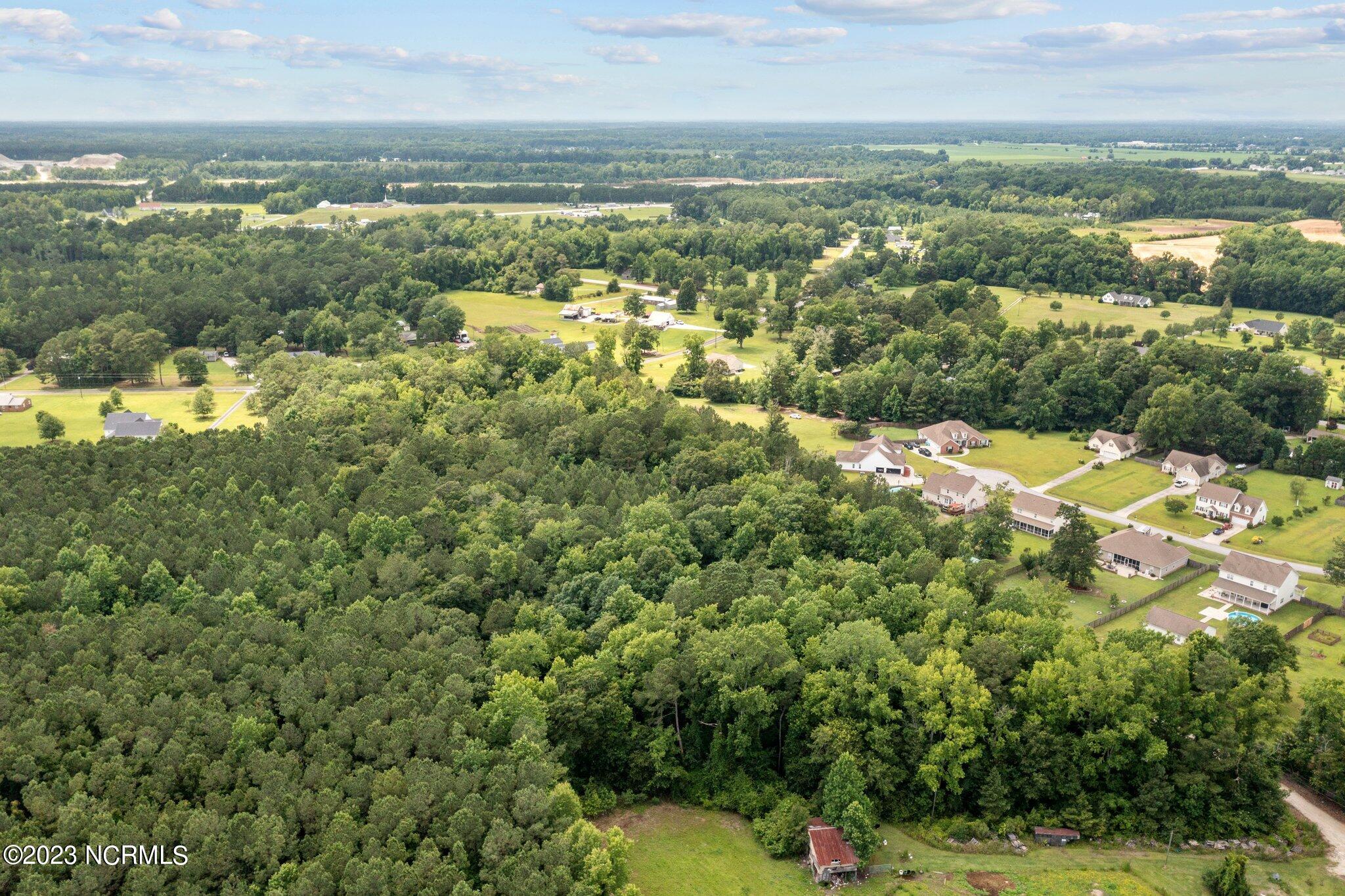 218 Thomas Loop Road Jacksonville, NC 28540 - Photo 10 of 20 10-web-or-mls-10